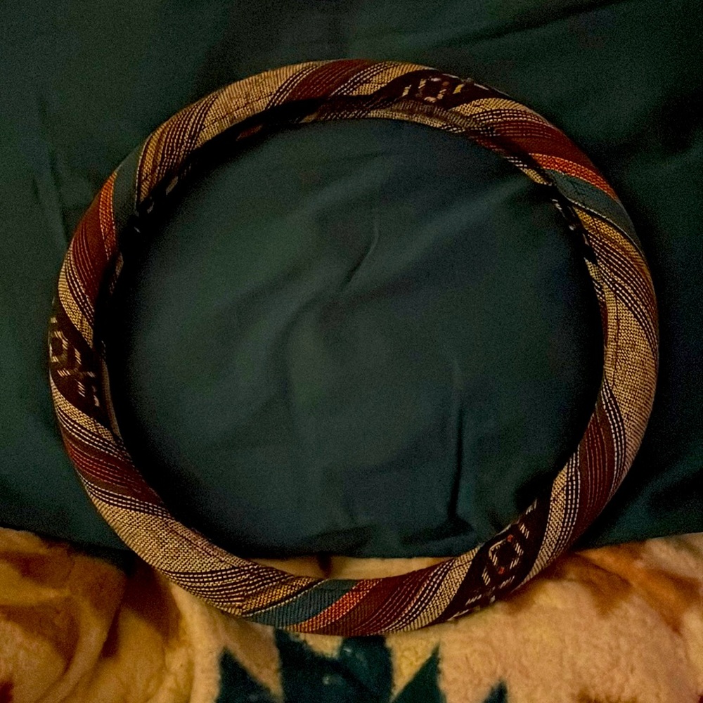 Steering wheel cover